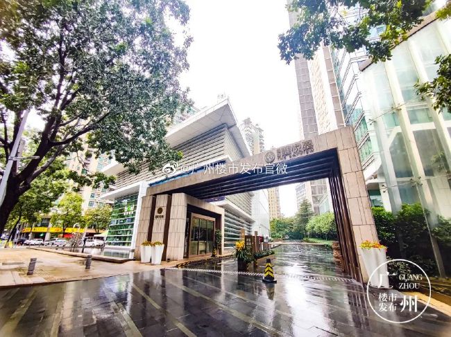 凯恩加盟后，萨内12轮8球6助，几乎追平去年整个赛季本赛季德甲，拜仁边锋萨内表现出色，12场比赛贡献8个进球6次助攻，排在德甲射手榜第5，助攻榜第2。